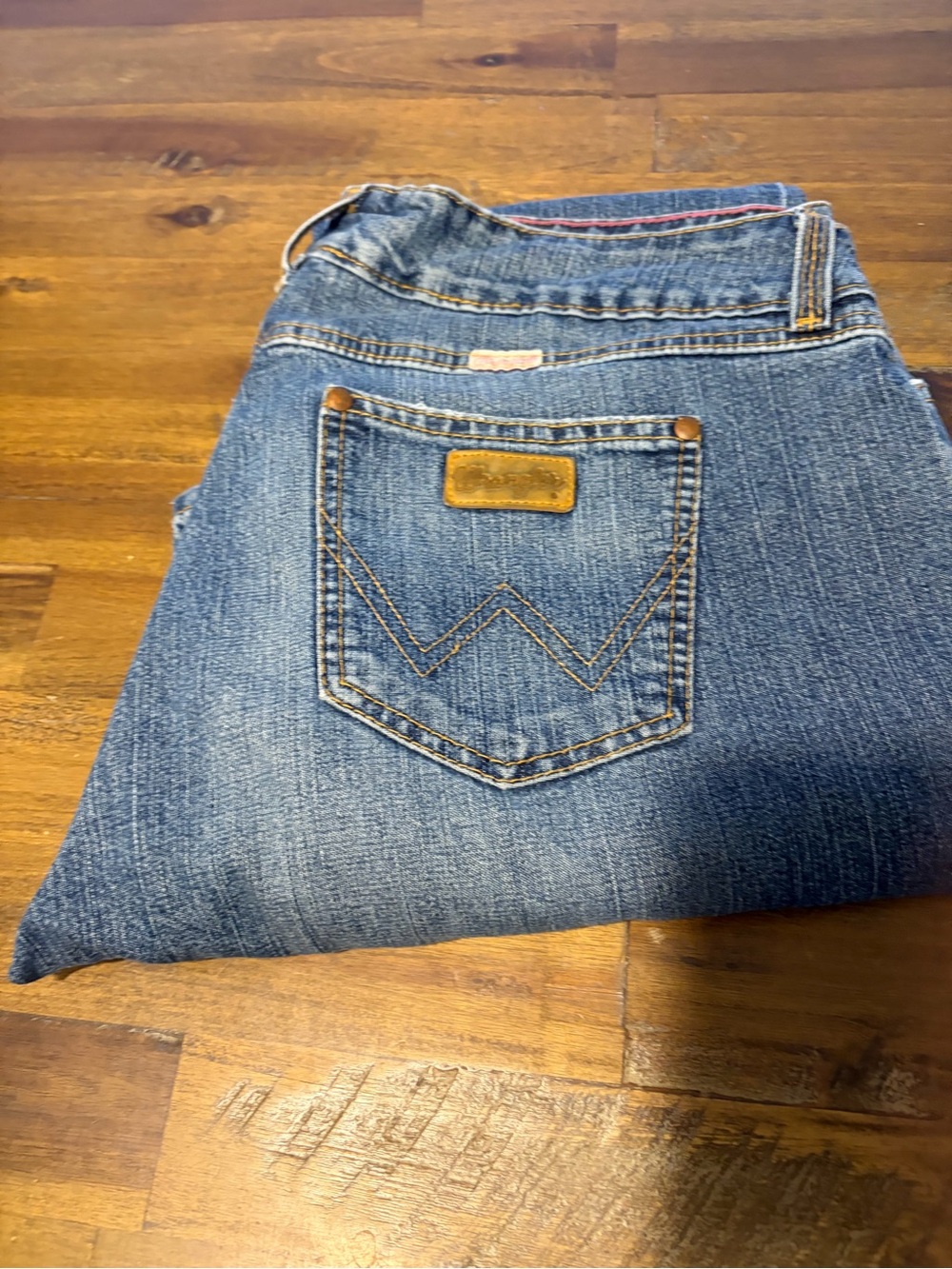 Wrangler Women's Blue  Jeans with Contrast Stitching